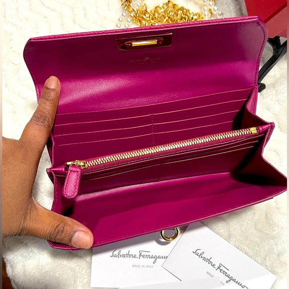 Salvatore Ferragamo long Bi-fold Wallet - Picture 5 of 16